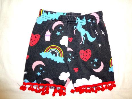 Kouzelné letní šortky s bambulkami, 110