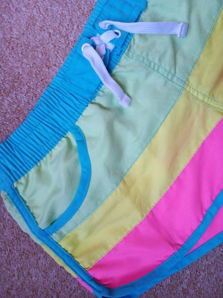Duhové šortky zn."h&m" vel."s", h&m,s