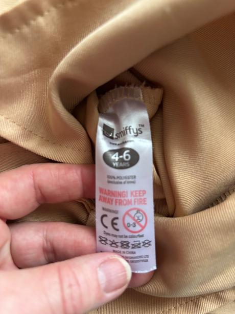 An27/ kostým ať žijí duchové - v.4/6 let, 