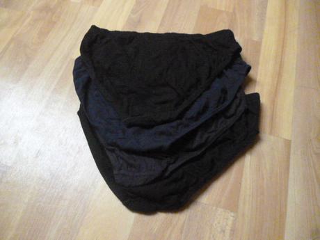 Nové slipy vel. s 4 ks, s