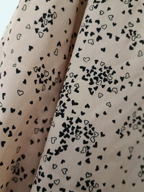 Béžová halenka, 36