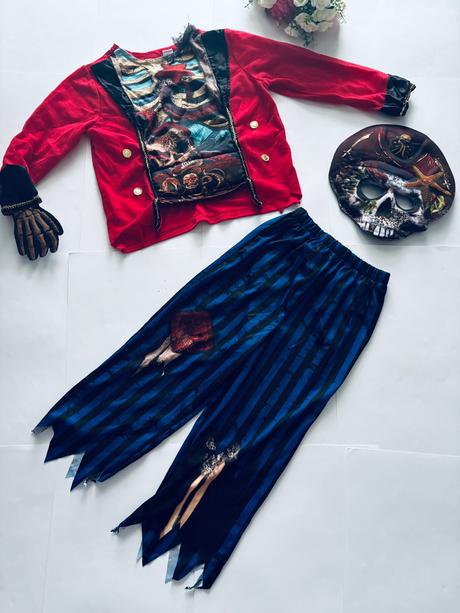 An9/ kostým pirát - v.5/6 let, 