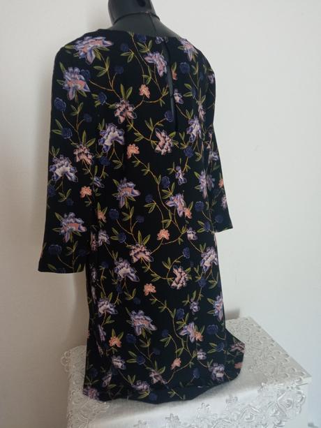 Dámské šaty velikost m/l, m