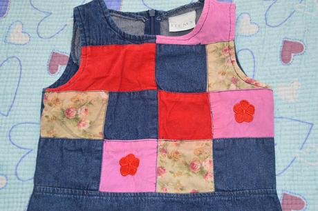 Džínové šaty s pačvorkovými aplikacemi vintage, items,116