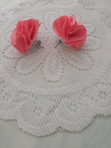 Náušnice bižuterie,