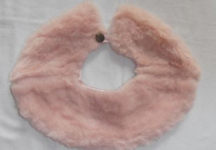 P179. kožíškový nákrčník, 56