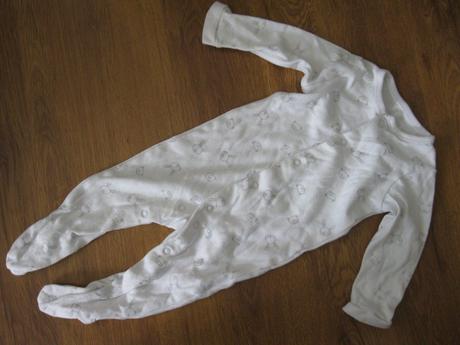 Bílý overal se zajíčky a medvídky, f&f,62