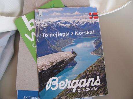 Dámská lehká větrovka s kapucí bergans, l