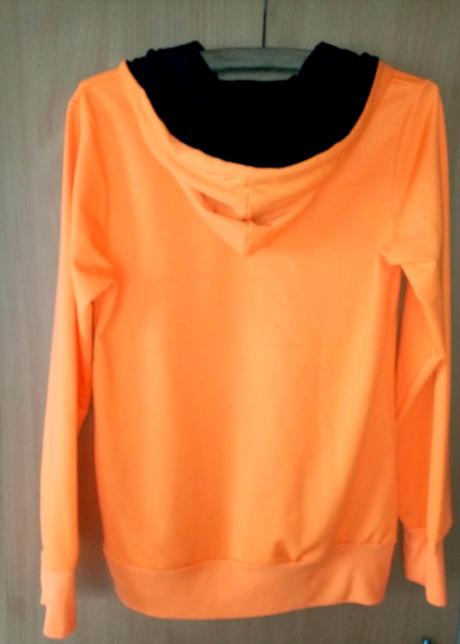 Mikina s kapucí, 158