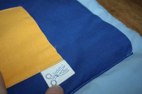 Kapsář za postel vláček, 