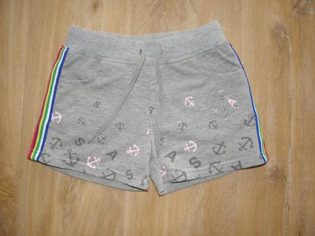 Dívčí šedé kraťasy zn. kugo vel.140, kugo,140
