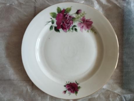 Drobná keramika a sklo dle fota.,