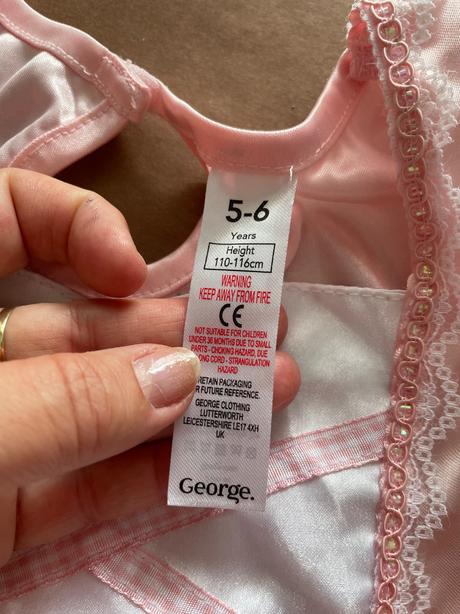 St3/ kostým děvečka - v.5/6 let, 