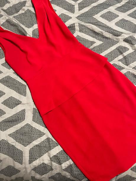 Cervene pouzdrove saty, reserved,34