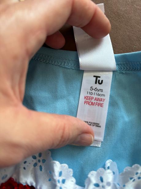 An2/ kostym dorotka ze země oz - v.5/6 let, 