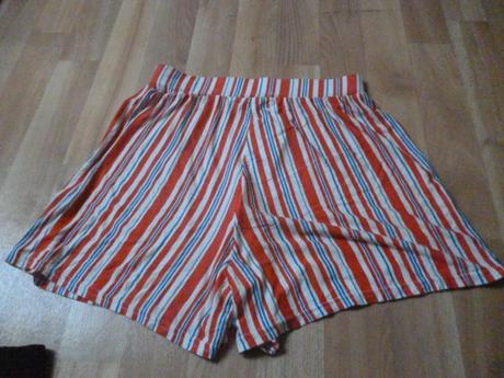 Pruhaté kratasy boohoo vel.s, s