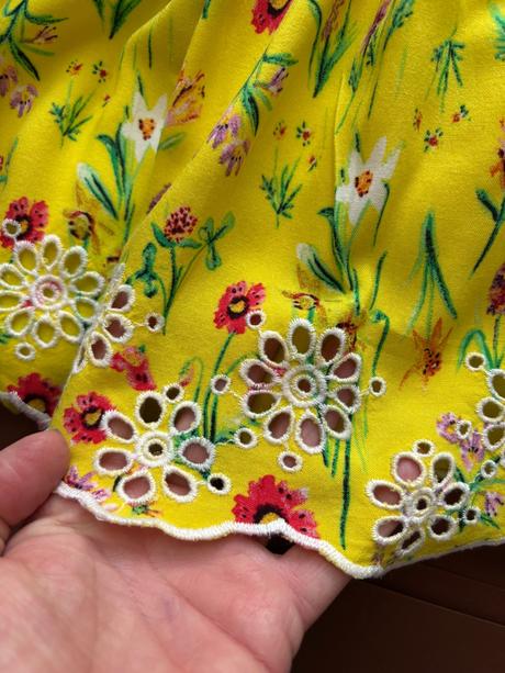 Ob/ šaty s květy a madeirou - v. 9 let zn. next, next,134