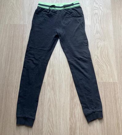 Tenké tepláky, 152