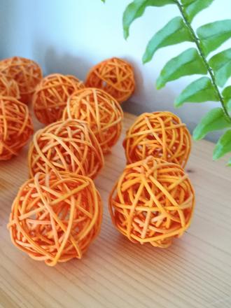 Ratanové kuličky - klubíčka 15 ks světle oranžová,