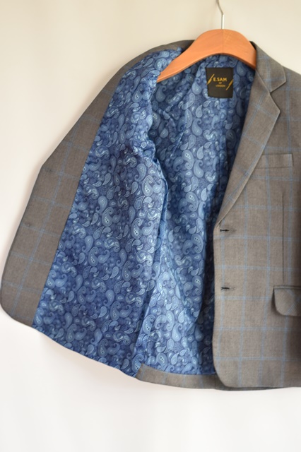 Oblek vel. 7 let, 122