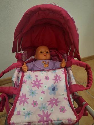 Dětský kočárek s panenkou, 