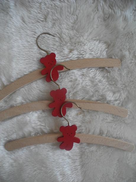 Dřevěné ramínko medvěd 4 ks, 