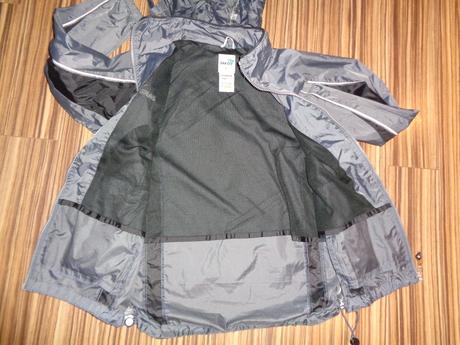 Super šedočerná šusťáková bunda, 152