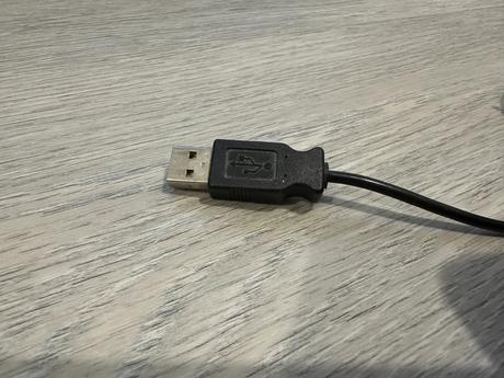 Stojan pod notebook a počítačová myš, 