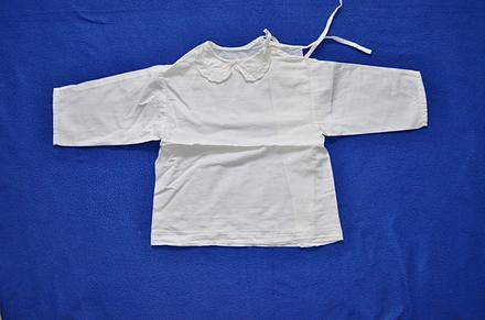 Kojenecká košilka, 62