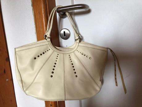 Mango kabelka cremova, mango