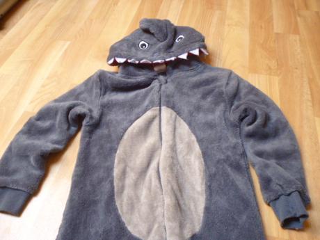 Hunatý overal žralok vel. 6-7 animal, 122