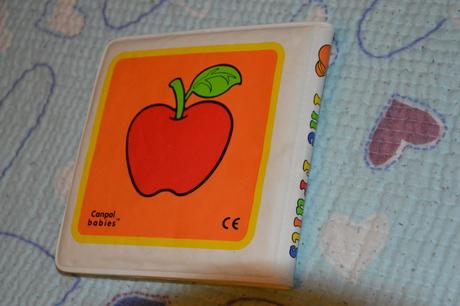 Plastová omyvatelná knížka, the fruits, pískací,