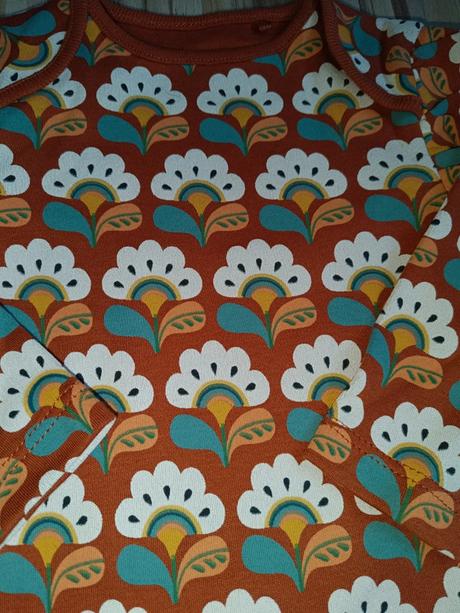 Hnědé body s květy 68 next, next,68