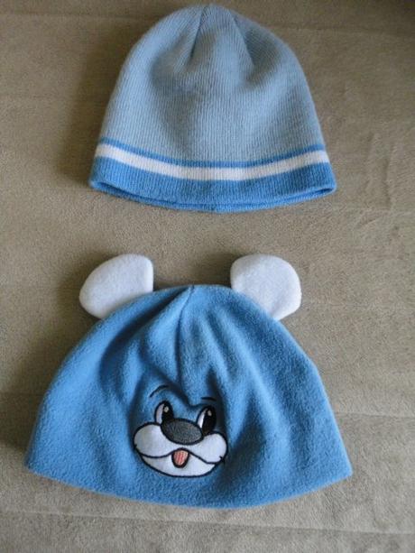 Čepičky mix značek, vel. 2-3 roky, cena kus, 92