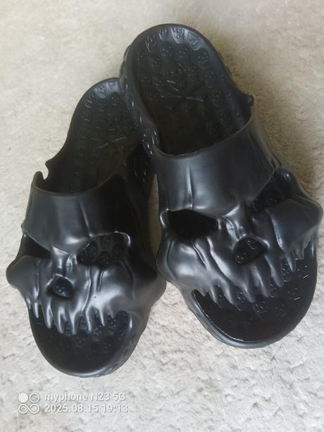 Pantofle "lebka" vel."40/41" ženy i muži, 41