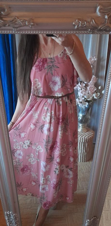 Květované dlouhé šaty, 