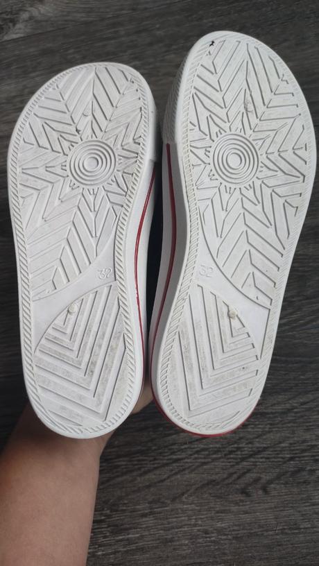 Tenisky, stélka 20cm., 32