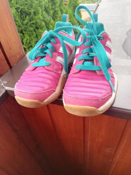 Tenisky sálovky zn. adidas vel. 32., adidas,32