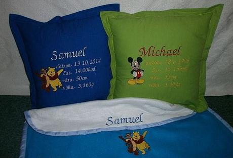 Památeční polštářky s údaji miminek,