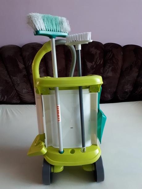 Dětský úklidový vozík s elektronickým vysavačem,