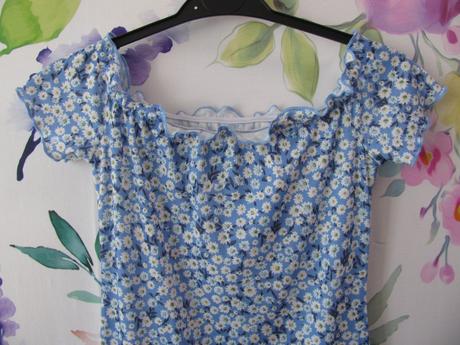 Krásné letní mini šaty s potiskem kytiček, 152