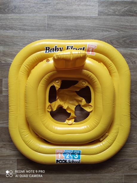 Plavecký kruh se sedátkem, 