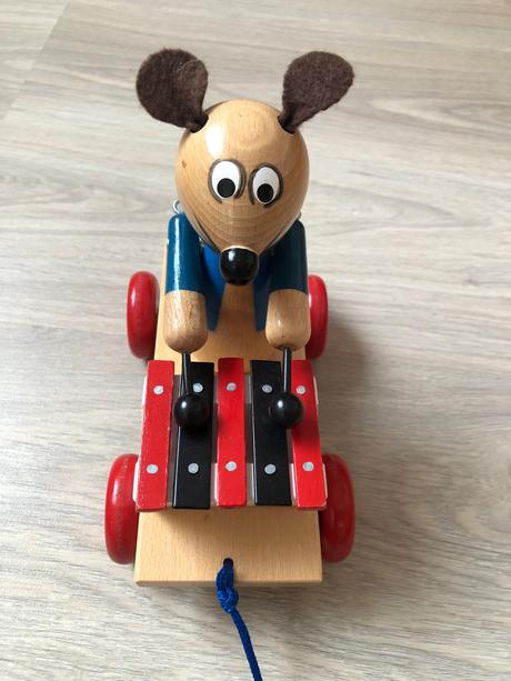 Tahací dřevěná melodická myška,