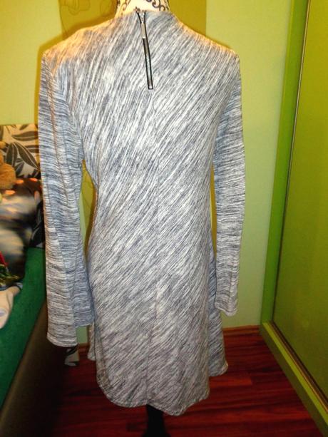 Krásné žíhané šaty, xl