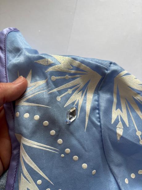 An8/ kostým elza ii- v.7/8 let, 