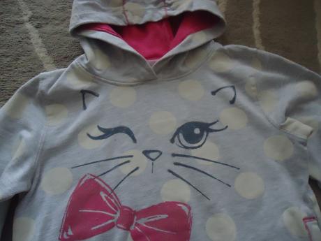 Mikina s kočičkou, 116