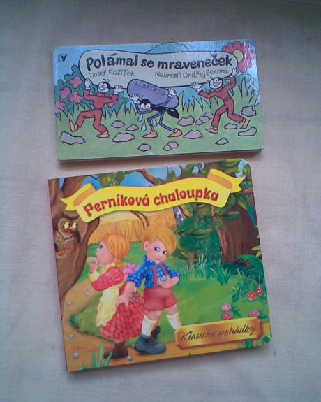 Hračky, knížky pro batole, 