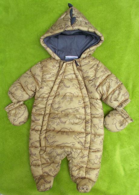 Zimní dinosauří kombinéza, 62