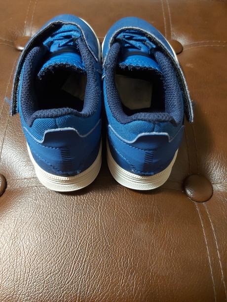 Tenisky/futs.kopačky, asi 27/28, vd 17,7cm, decathlon,27