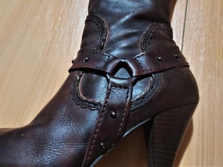 Kožené značkové kozačky top stav, 37